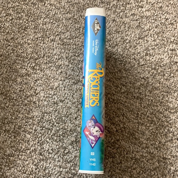 Walt Disney classic ‘The Rescuers down under’ Black Diamond Edition VHS - Picture 2 of 7